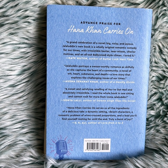 Hannah Khan Carries On; A Novel by Uzma Jalaluddin - Picture 2 of 4